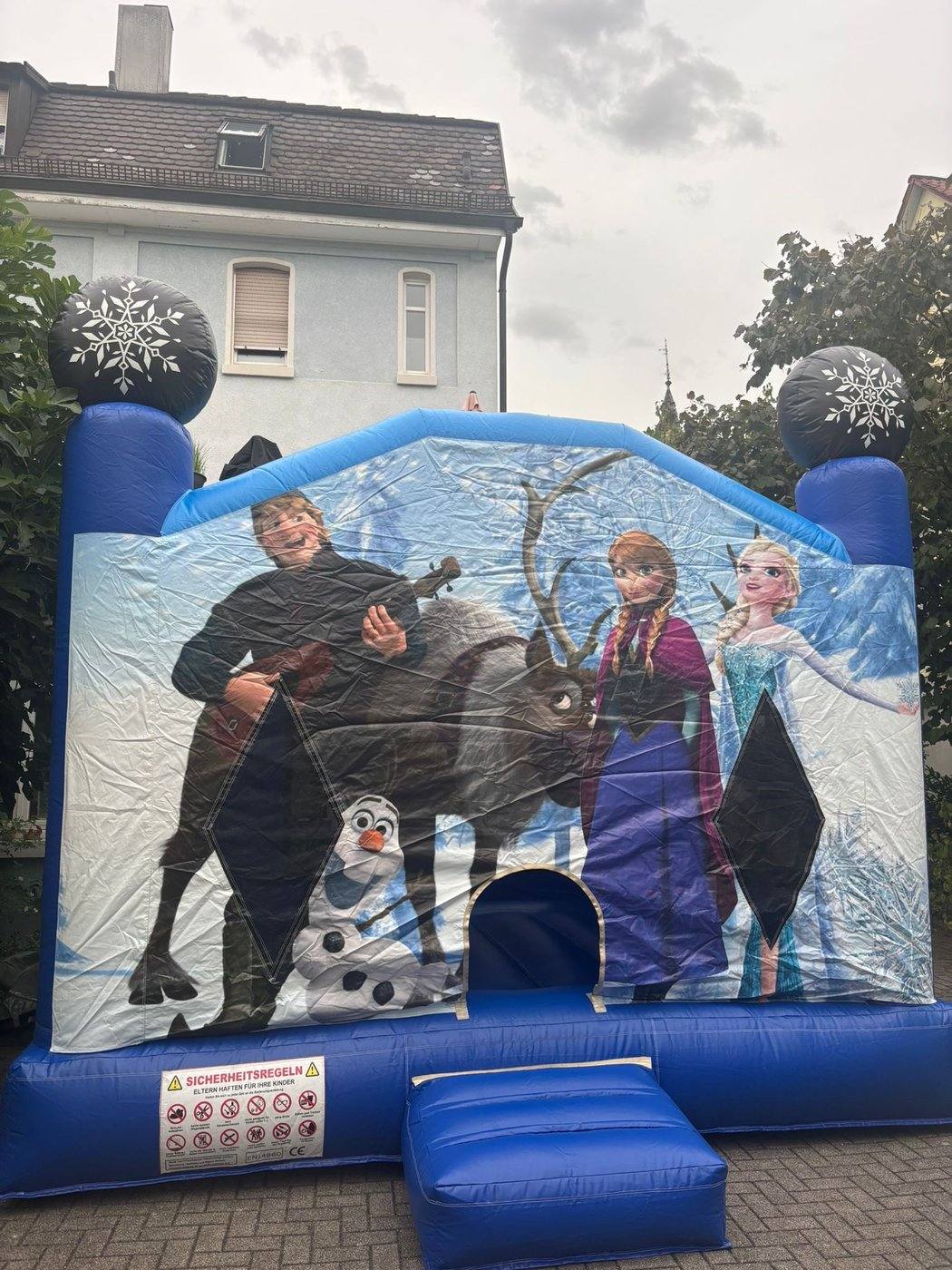 Hüpfburg Eiswelt mieten Offenburg